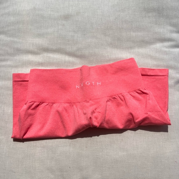 Coral Contour Seamless Shorts - Picture 4 of 4
